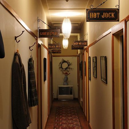 Blacks Hotel Ophir Exterior photo